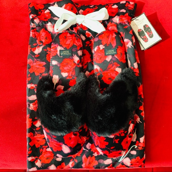 🌺 NWT Victoria’s Secret Satin and Faux Fur Cozy Slippers W Dust Bag Size S 5-7 - Picture 2 of 5